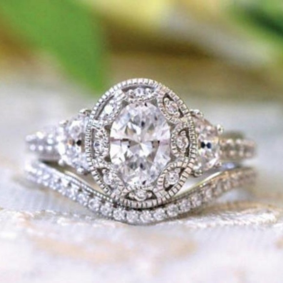 *925 Sterling Silver Diamond Oval Cut Halo Ring - Picture 1 of 6